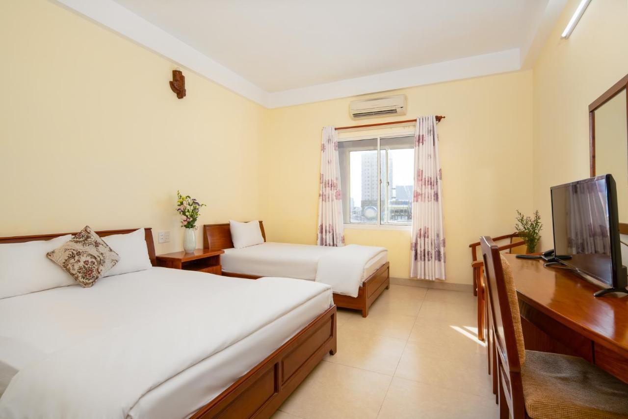Thanh Lan Riverside Hotel Дананг Экстерьер фото