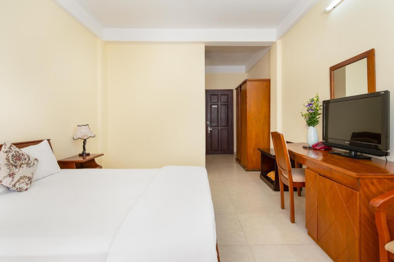 Thanh Lan Riverside Hotel Дананг Экстерьер фото