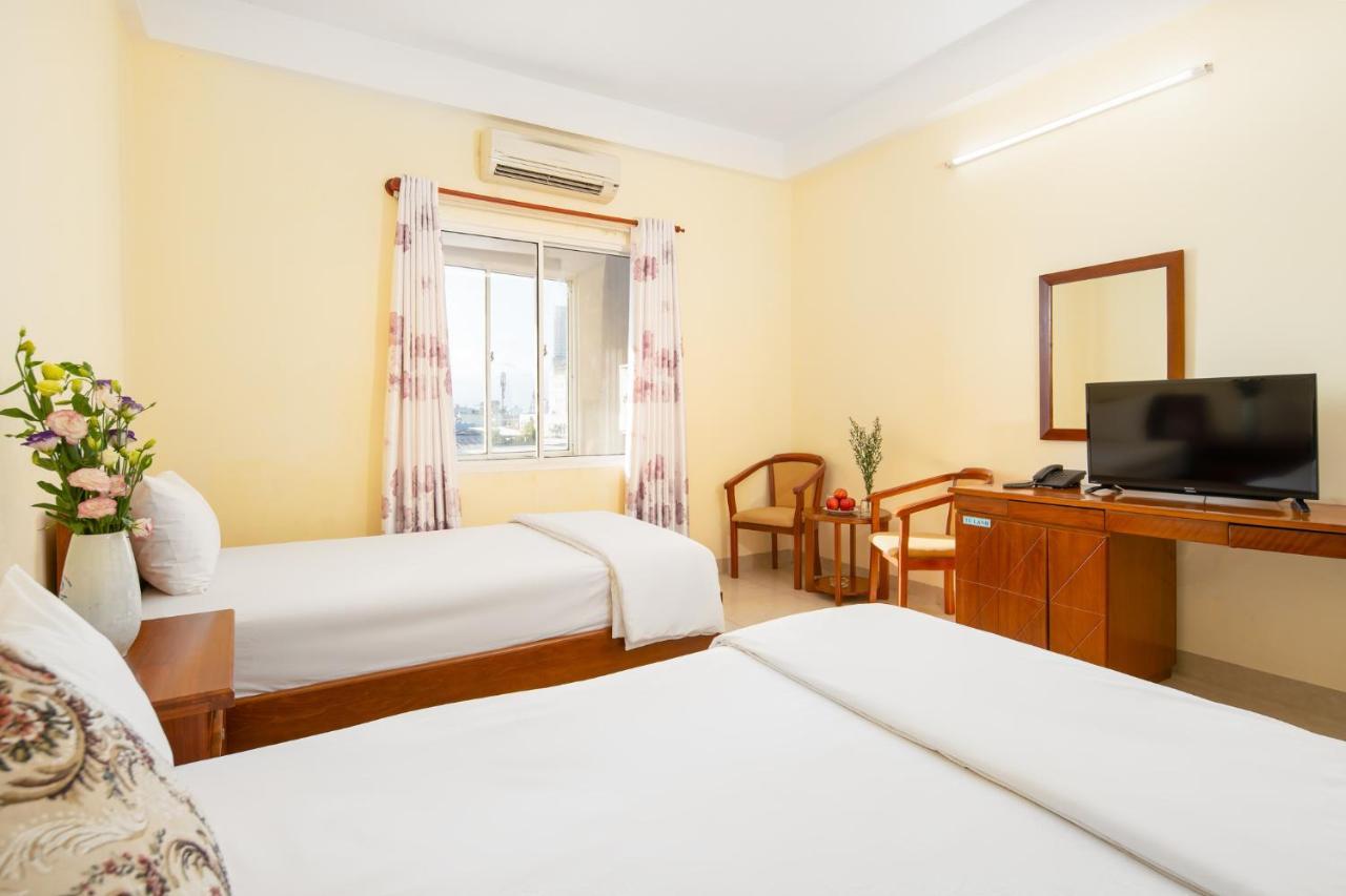 Thanh Lan Riverside Hotel Дананг Экстерьер фото